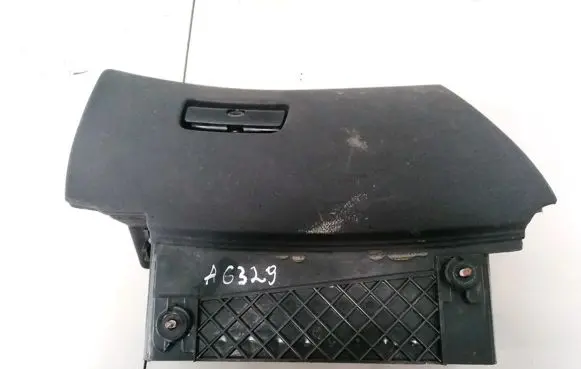 BMW 5 E39 Glove box