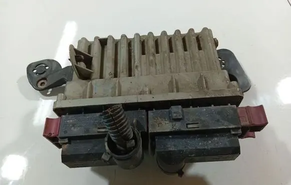 Opel Astra G Coolant fan relay 9685401
