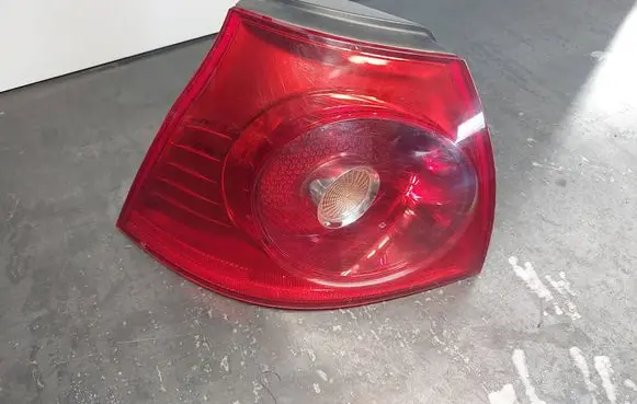 Volkswagen Golf V Rear/tail lights 1K6945095AA