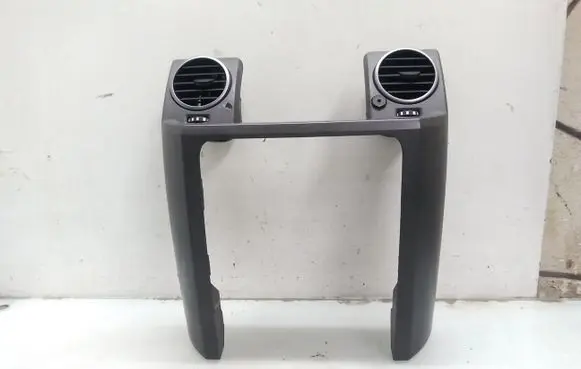 Land Rover Discovery 3 - LR3 Dash center air vent grill