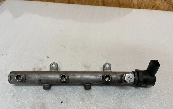 Audi A6 S6 C6 4F Fuel main line pipe 059130090