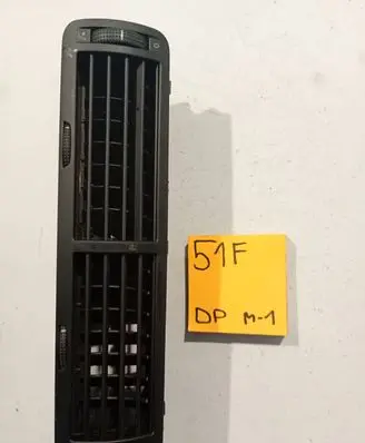 Volkswagen PASSAT B3 Dash center air vent grill 3B0819728
