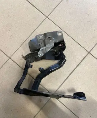 Land Rover Discovery 5 Engine bonnet/hood hinges HY3216803AA