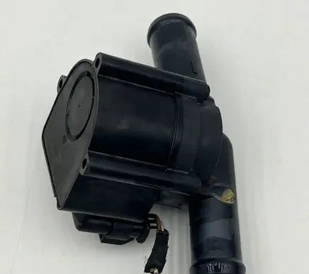 Volvo V60 Water pump 31366009 704773010