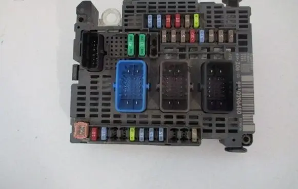 Peugeot 508 BSM Control unit 9810296480