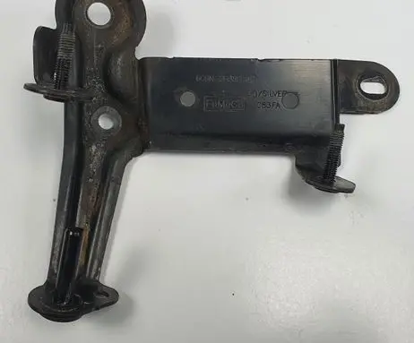 Volvo V70 ABS pump bracket 6G9N-2B389-CF