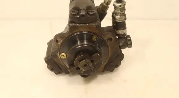 Opel Corsa D Fuel injection high pressure pump 0445010138