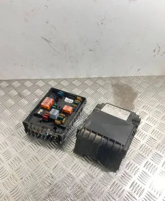 Audi A3 S3 8P Fuse module 1K0937125
