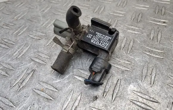 Toyota Corolla E120 E130 Turbo solenoid valve 9091012257 1362002570