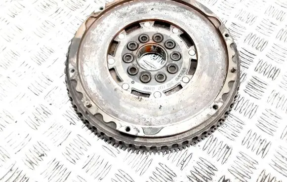 Volvo XC90 Dual mass flywheel 30681137