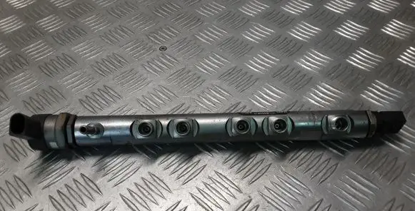 BMW 3 F30 F35 F31 Fuel main line pipe 0445214182 780912704 0281002738