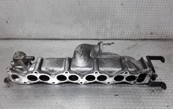 KIA Carens II Intake manifold