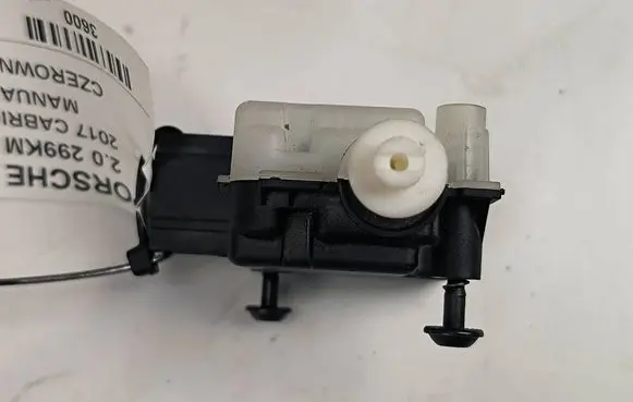 Porsche Boxster 982 Fuel tank cap lock 