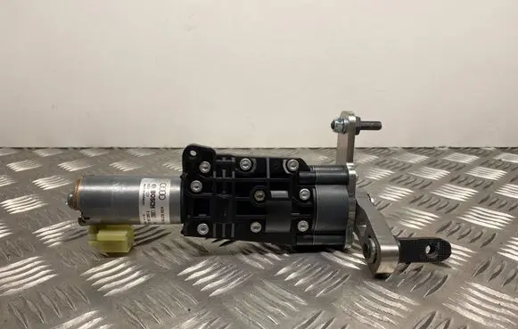 Audi A6 S6 C7 4G Soft lock spindle drive 4G9827851D