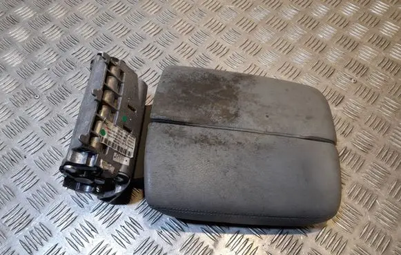 Audi Q7 4M Armrest 4M0864207D