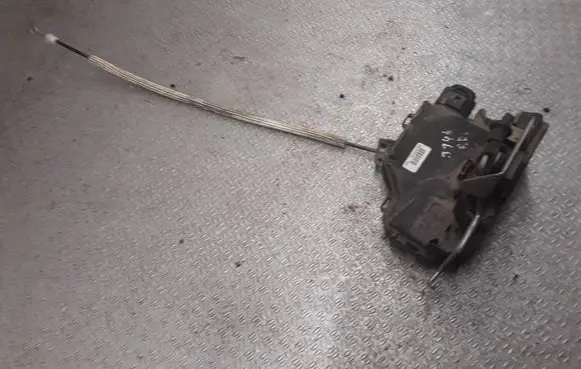 Audi A6 S6 C5 4B Front door lock 4B1837016G