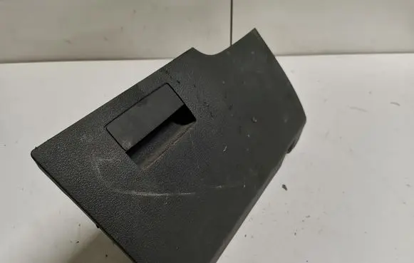 Volkswagen Touran I Glove box
