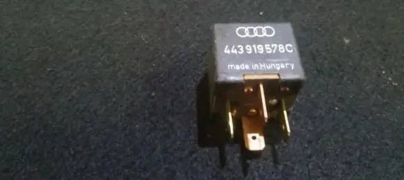 Volkswagen PASSAT B5 Other relay 443919578c 267