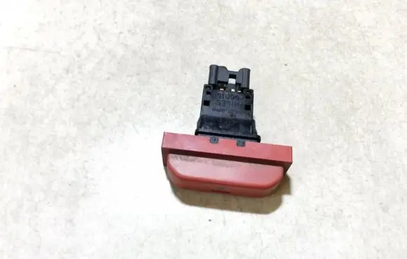Nissan X-Trail T30 Hazard light switch 06016