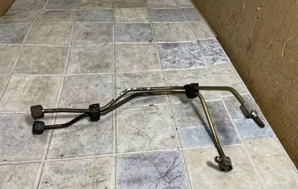 Peugeot 407 Fuel injector supply line/pipe 