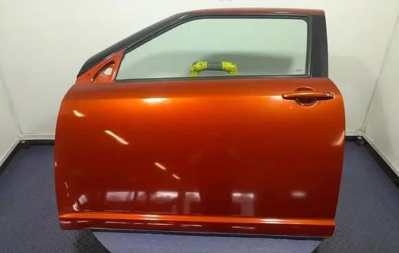 Suzuki Swift I Front door 