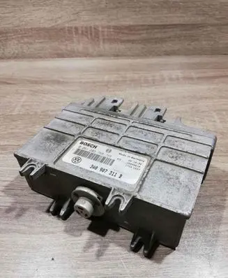 Volkswagen PASSAT B4 Engine control unit/module ECU 3A0907311B 0261203788