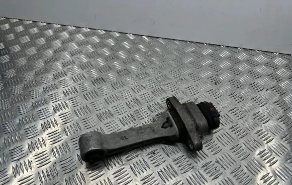 KIA Sportage Engine mount bracket 21957D9000
