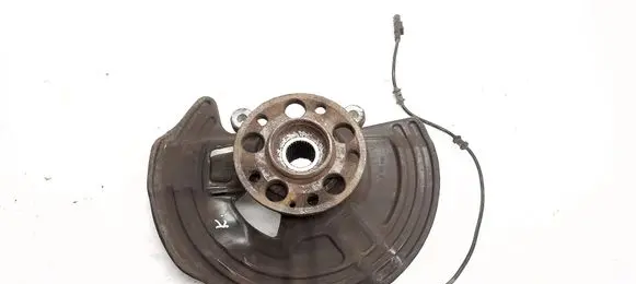 Mercedes-Benz CLA C117 X117 W117 Front wheel hub 