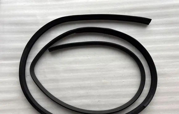 Toyota GR 86 Rubber seal front coupe door window 