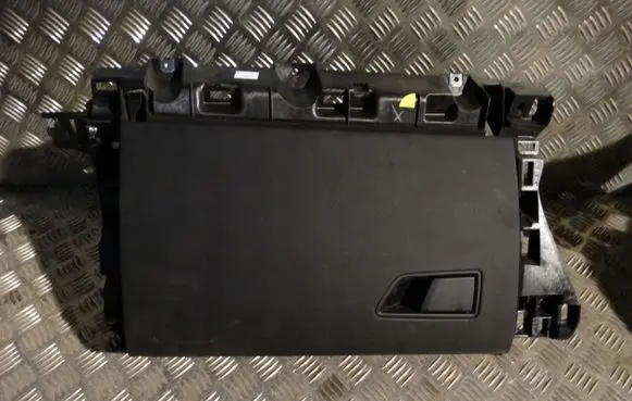Maserati Levante Other center console (tunnel) element 670043149
