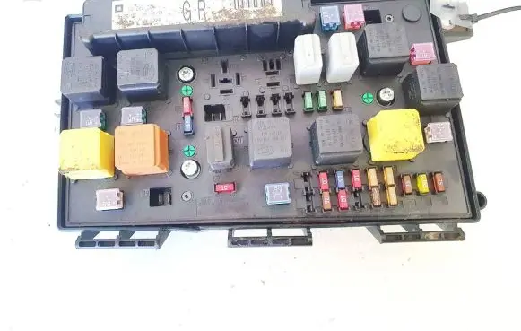 Opel Astra H Fuse box set 743381 1534937