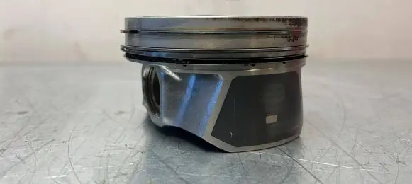 Ford Mustang VI Piston EJ7Z6108E