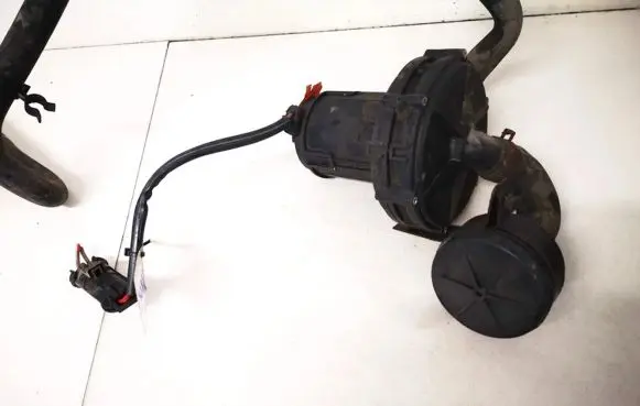 Opel Astra F Secondary air pump 90470029