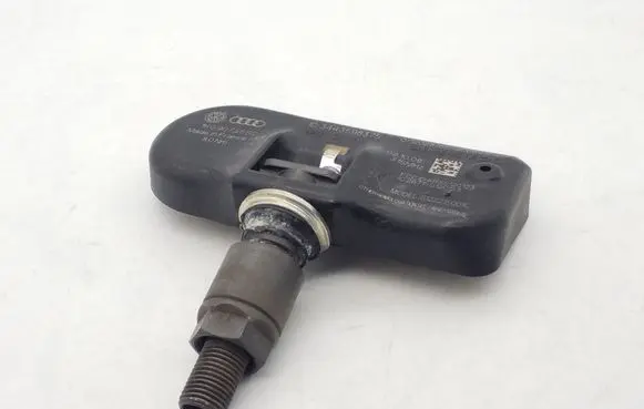 Audi Q7 4L Tire pressure sensor 1K0907255C 0267BK1