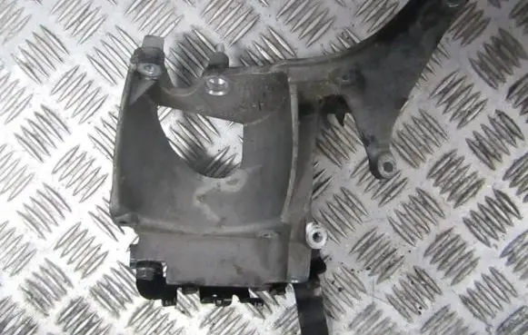 Citroen C4 I Engine mounting bracket 9672309780 c4003441se
