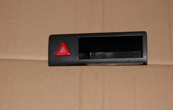 Volkswagen Transporter - Caravelle T5 Hazard light switch