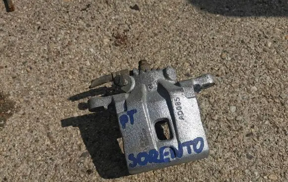 KIA Sorento Rear brake caliper