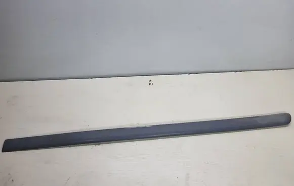 Mercedes-Benz Vito Viano W638 Rear fender molding trim A6386983332 M78102 A6386983432