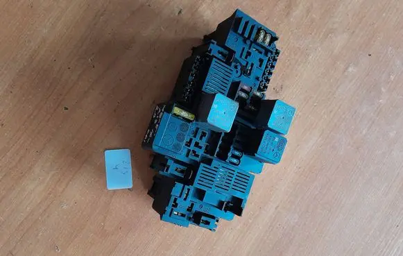 Mercedes-Benz E W213 Fuse box set A2139062202