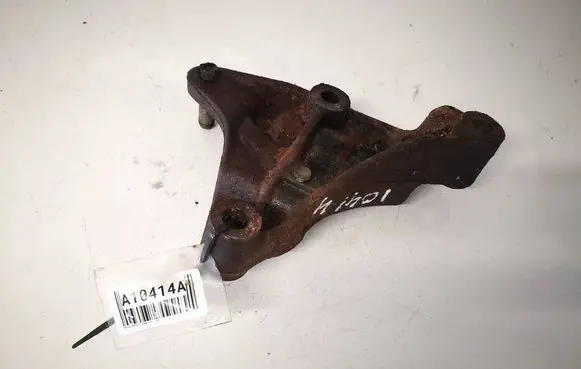 Mazda Premacy Engine mounting bracket 