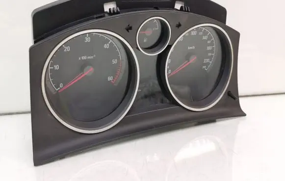 Opel Zafira B Speedometer (instrument cluster) 13267536 A2053164392 A2C53085860