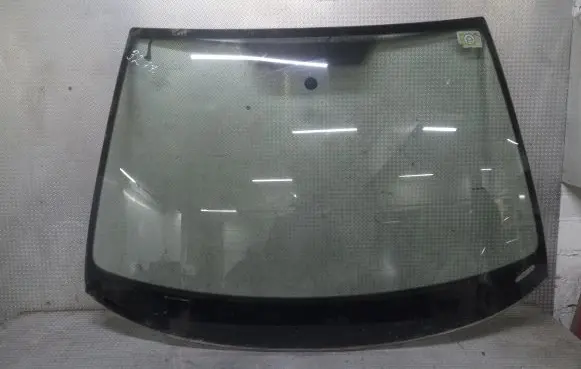 Skoda Octavia Mk2 (1Z) Front windscreen/windshield window 