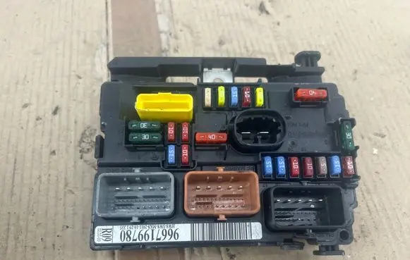 Citroen DS3 BSM Control unit 9667199780 10391335