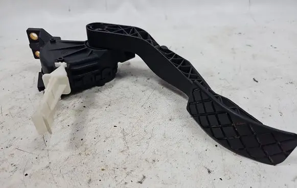 Audi A3 S3 8L Accelerator throttle pedal 1J1721503J 1041900