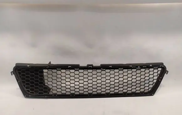 Dacia Sandero Front grill 8200735107 2003619B