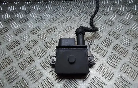 BMW 5 E60 E61 Glow plug pre-heat relay 779800003 0522120102