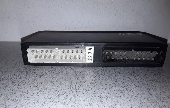 BMW 5 E34 Comfort/convenience module 61351379741 1379741