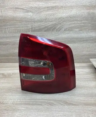 Skoda Octavia Mk2 (1Z) Rear/tail lights 1Z9945096 1Z9945258