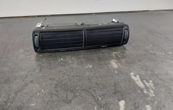 Volkswagen PASSAT B5.5 Dash center air vent grill 3B0819728D