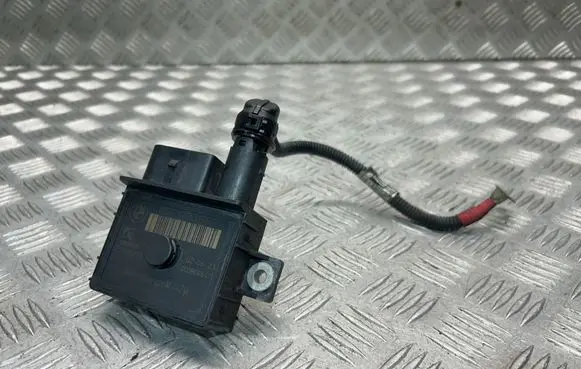 BMW X1 E84 Glow plug pre-heat relay 8591723